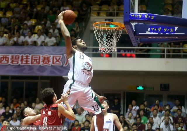 德转列希腊球员历史身价前10：马诺拉斯4500万第1，帕帕上榜（德转公布希腊球员历史身价TOP10：马诺拉斯4500万领跑，帕帕入围）