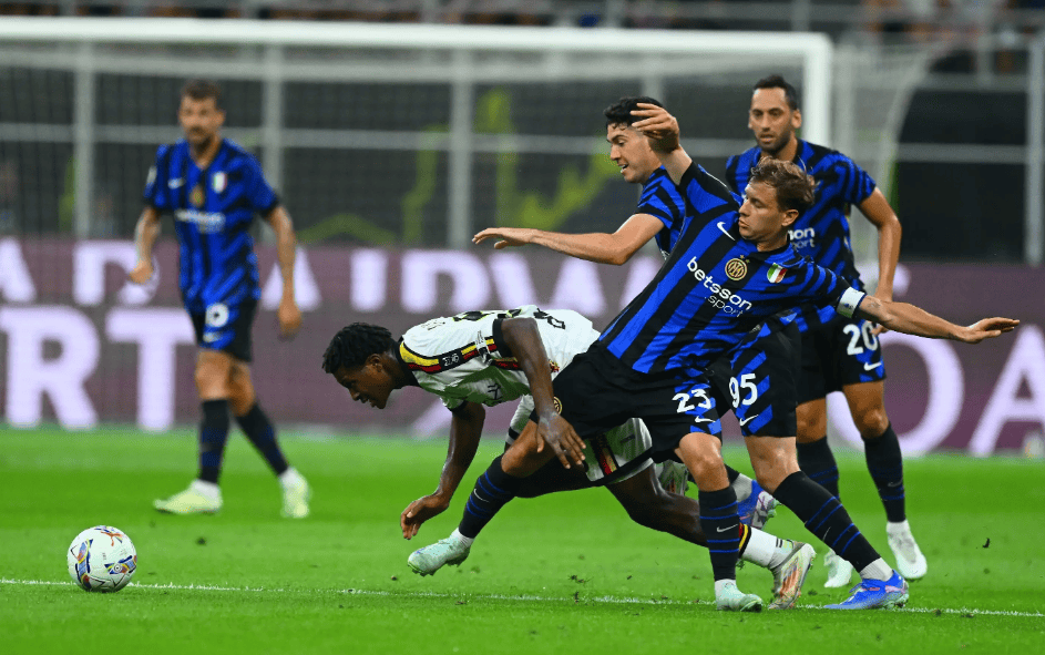 姆巴佩妙传卡马文加破门！皇马客场2-0领先毕巴，中场前关键进球打懵对手（半场前关键一击！姆巴佩送妙传卡马文加破门，皇马客场2-0领先毕尔巴鄂）