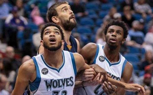 NBA最佳阵容公布：詹姆斯入选,（NBA年度最佳阵容出炉：詹姆斯榜上有名）