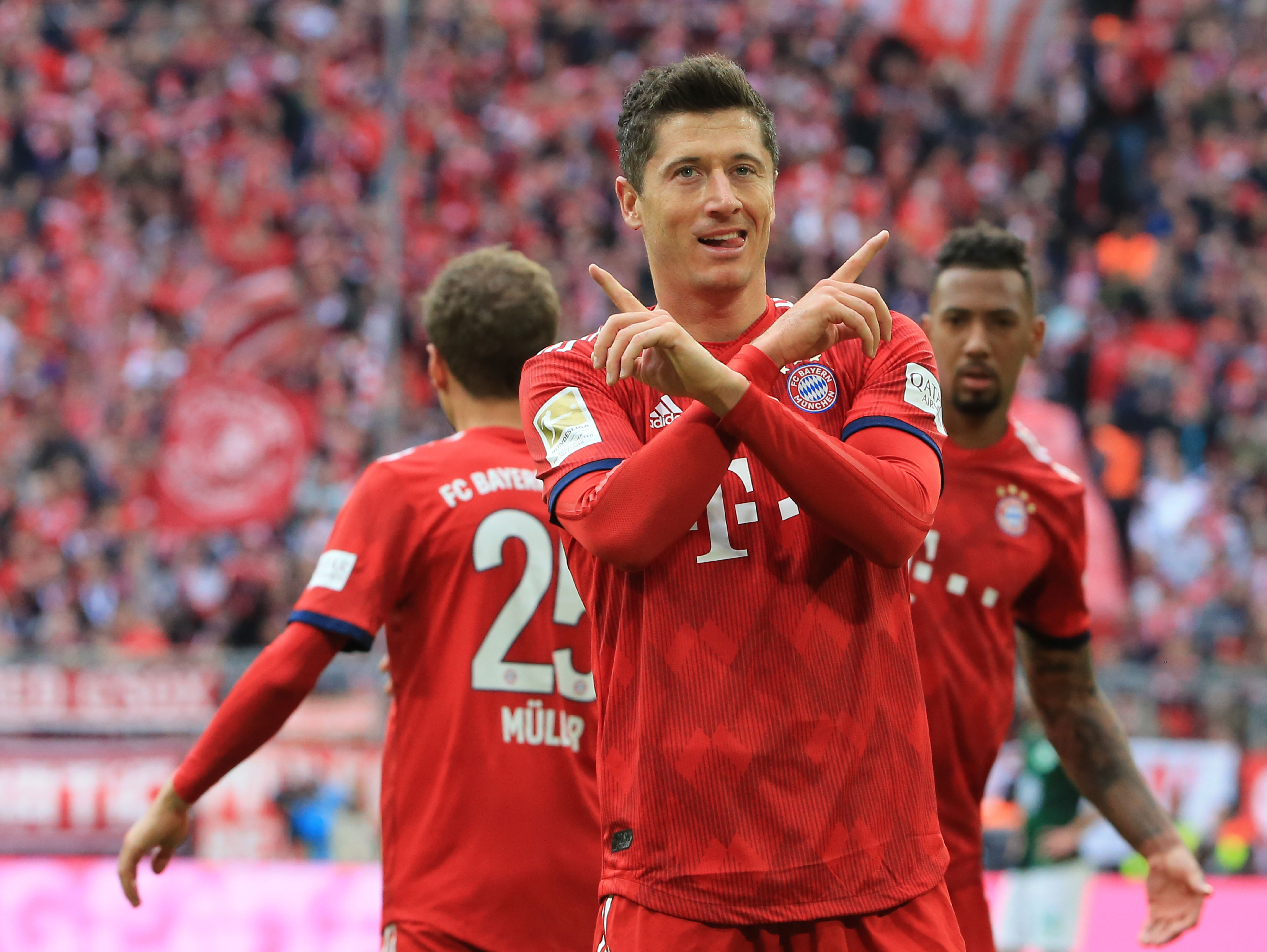 每体列足坛十大奇葩条款：博格坎普拒坐飞机；内马尔微笑条款（每体盘点足坛十大离谱合同：博格坎普拒乘飞机，内马尔微笑条款上榜）