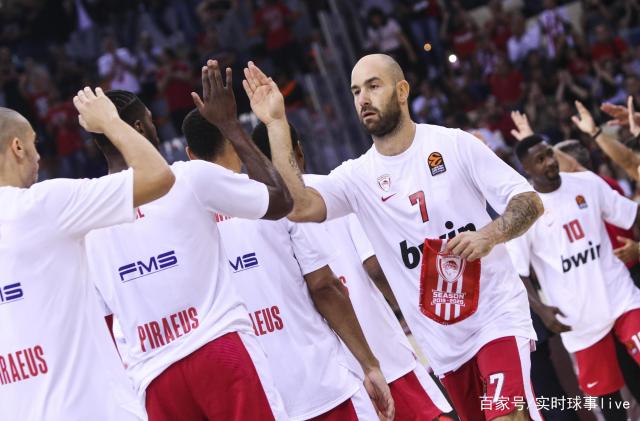 维埃里：现在拿皮奥和其他人比较毫无意义，应该让他安心踢球（维埃里：别再把皮奥和别人对比了，让他安心踢球吧）