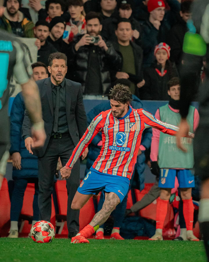 共和报：米兰正考虑冬窗签回41岁的蒂亚戈-席尔瓦