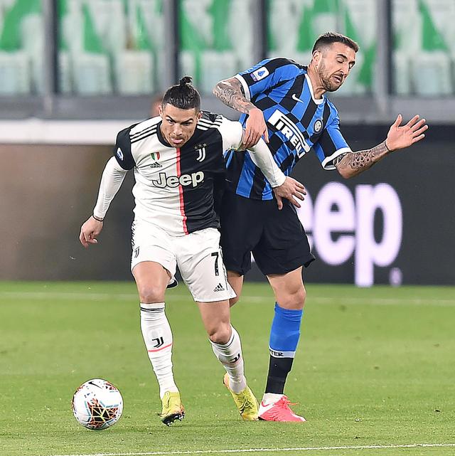 传闻：枪手、蓝军、红军、曼联和拜仁与卡马文加联系在一起（多队竞逐卡马文加：枪手、蓝军、红军、曼联与拜仁皆在列）