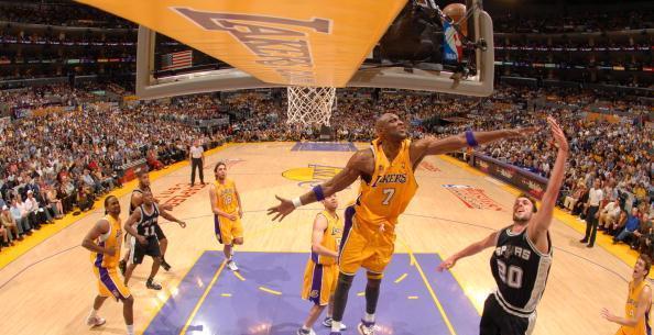 1射0正！利物浦亿元先生首发68分钟几乎隐形 数据惨淡态度更差（仅1射且0中目标，利物浦亿元先生首发68分钟几乎隐身：数据低迷，态度更糟）